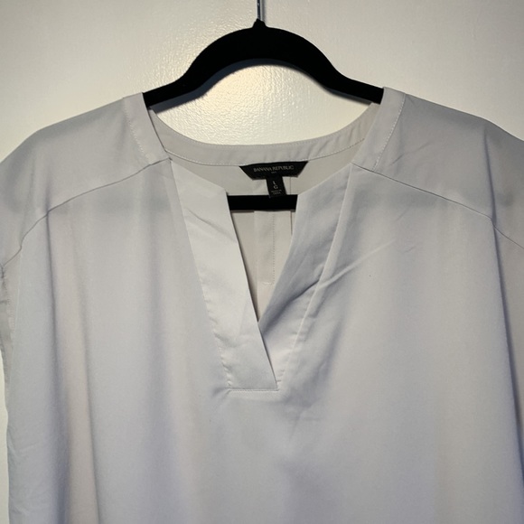 Like new, never worn - Banana Republic blouse - Picture 2 of 5